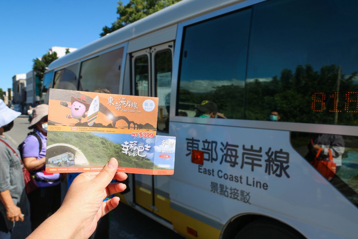 [懶人包]花蓮玉里到台東成功,搭乘台灣好行幸福巴士8181在山海間玩轉一日｜熟齡旅人玩花東 - LUCAS阿嬤愛旅行
