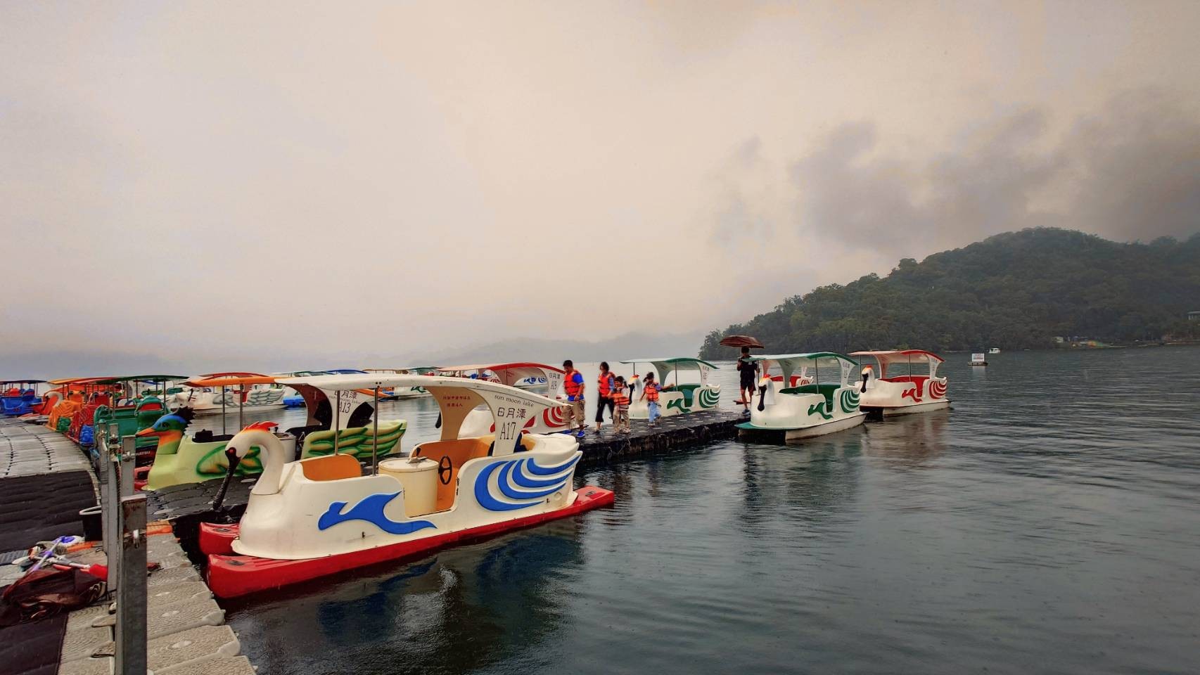 日月潭住宿｜晶澤會館 湖景第一排 國旅首選 伊達邵碼頭旁享老街原民美食 - LUCAS阿嬤愛旅行