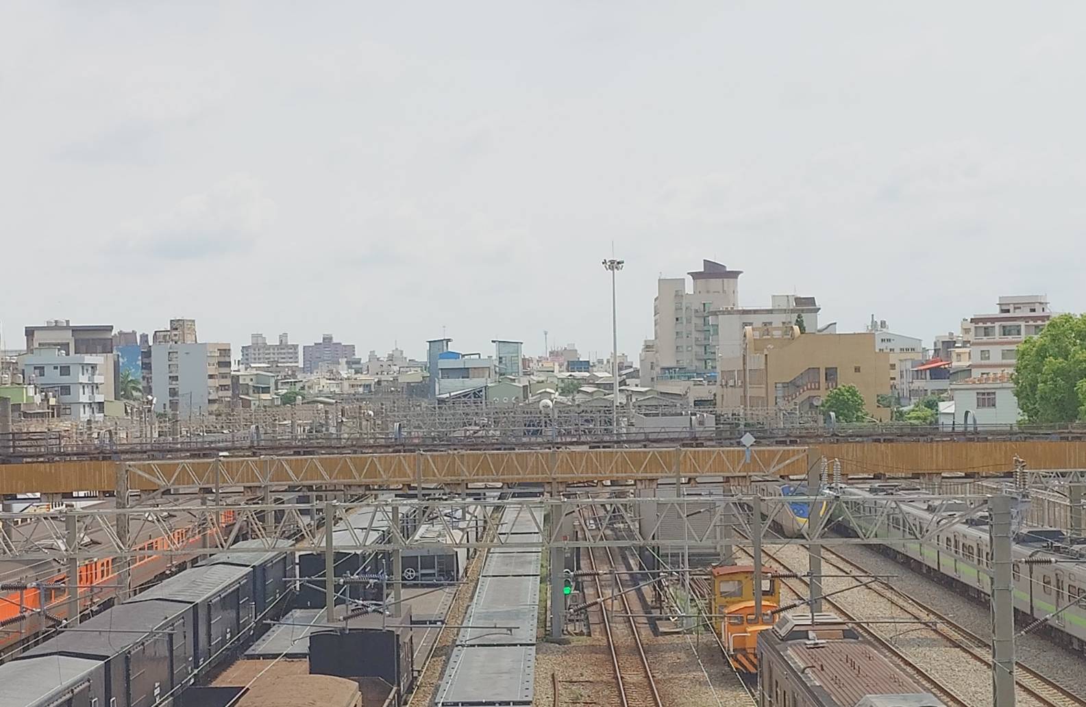 彰化扇形車庫 全台唯一蒸汽火車的火車頭旅館 鐵道旅遊免費景點 - LUCAS阿嬤愛旅行