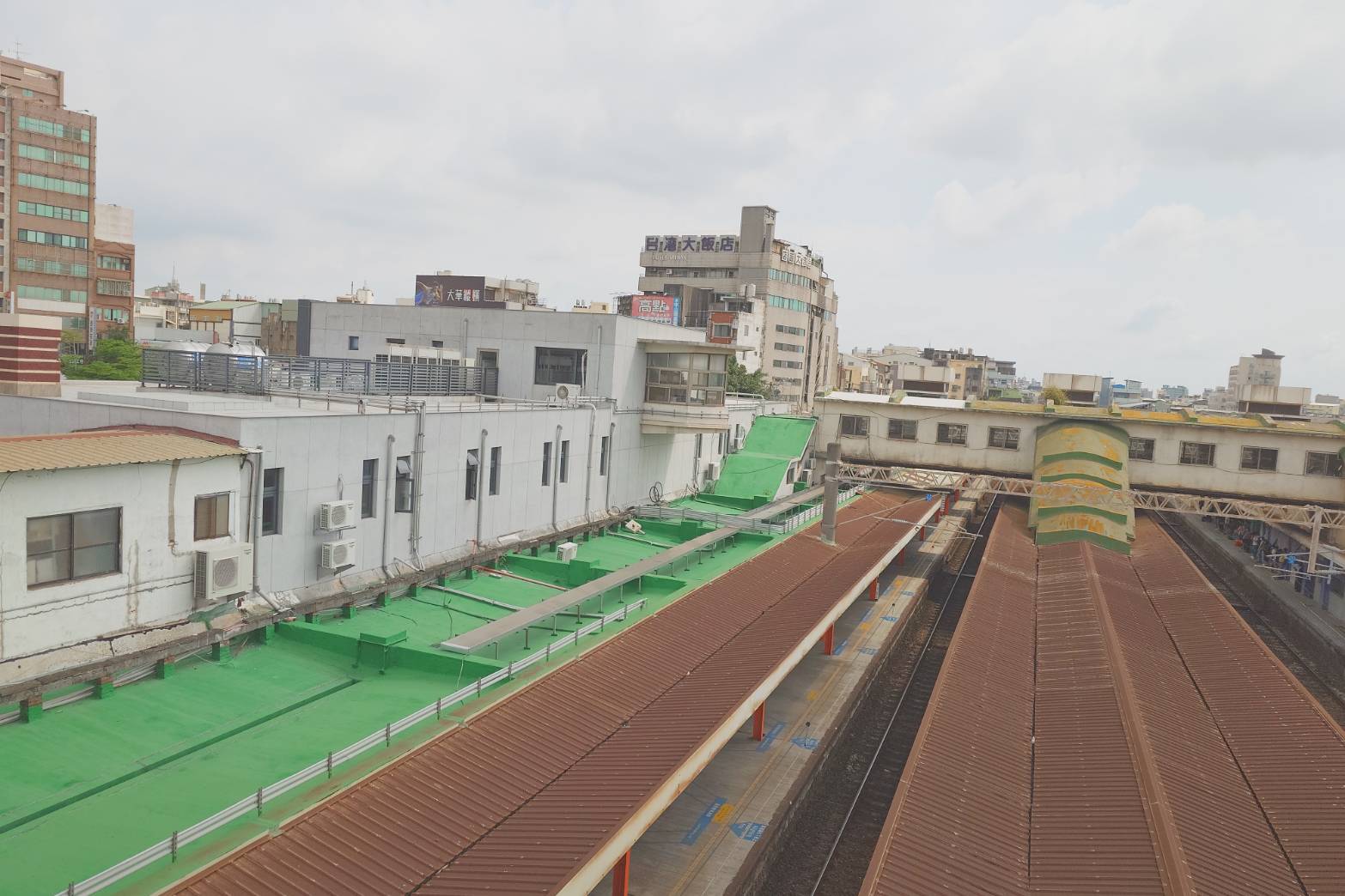 彰化扇形車庫 全台唯一蒸汽火車的火車頭旅館 鐵道旅遊免費景點 - LUCAS阿嬤愛旅行