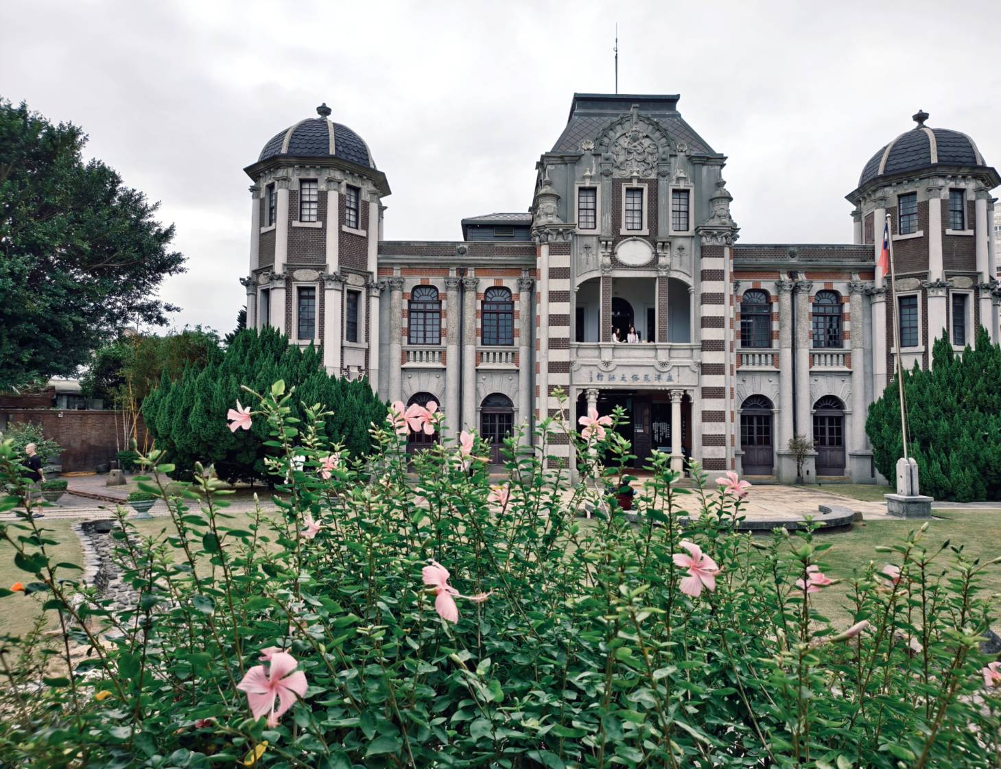 熟齡旅人慢遊鹿港,免驚!老街.麵茶.三輪車.民俗文物館.搭9018去鹿港 - LUCAS阿嬤愛旅行 熟齡旅人慢遊鹿港,免驚!老街.麵茶.三輪車.民俗文物館.搭9018去鹿港 - LUCAS阿嬤愛旅行