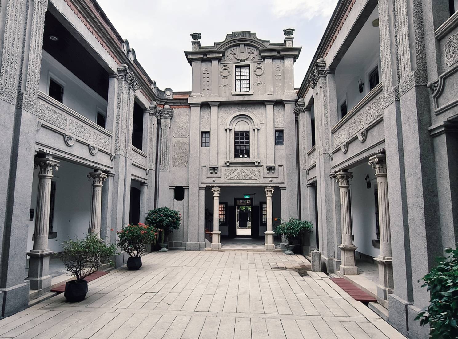 熟齡旅人慢遊鹿港,免驚!老街.麵茶.三輪車.民俗文物館.搭9018去鹿港 - LUCAS阿嬤愛旅行 熟齡旅人慢遊鹿港,免驚!老街.麵茶.三輪車.民俗文物館.搭9018去鹿港 - LUCAS阿嬤愛旅行