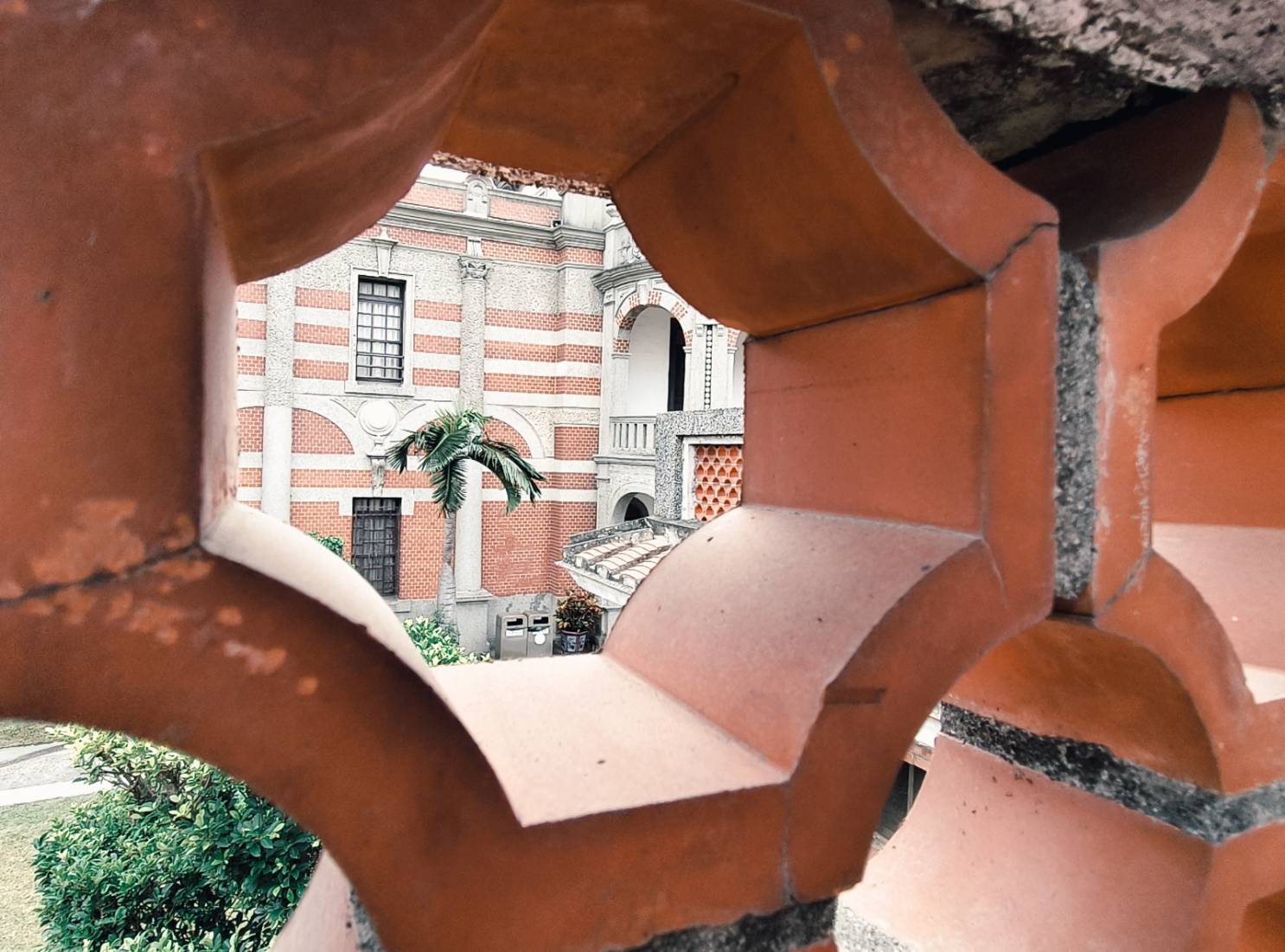 熟齡旅人慢遊鹿港,免驚!老街.麵茶.三輪車.民俗文物館.搭9018去鹿港 - LUCAS阿嬤愛旅行 熟齡旅人慢遊鹿港,免驚!老街.麵茶.三輪車.民俗文物館.搭9018去鹿港 - LUCAS阿嬤愛旅行