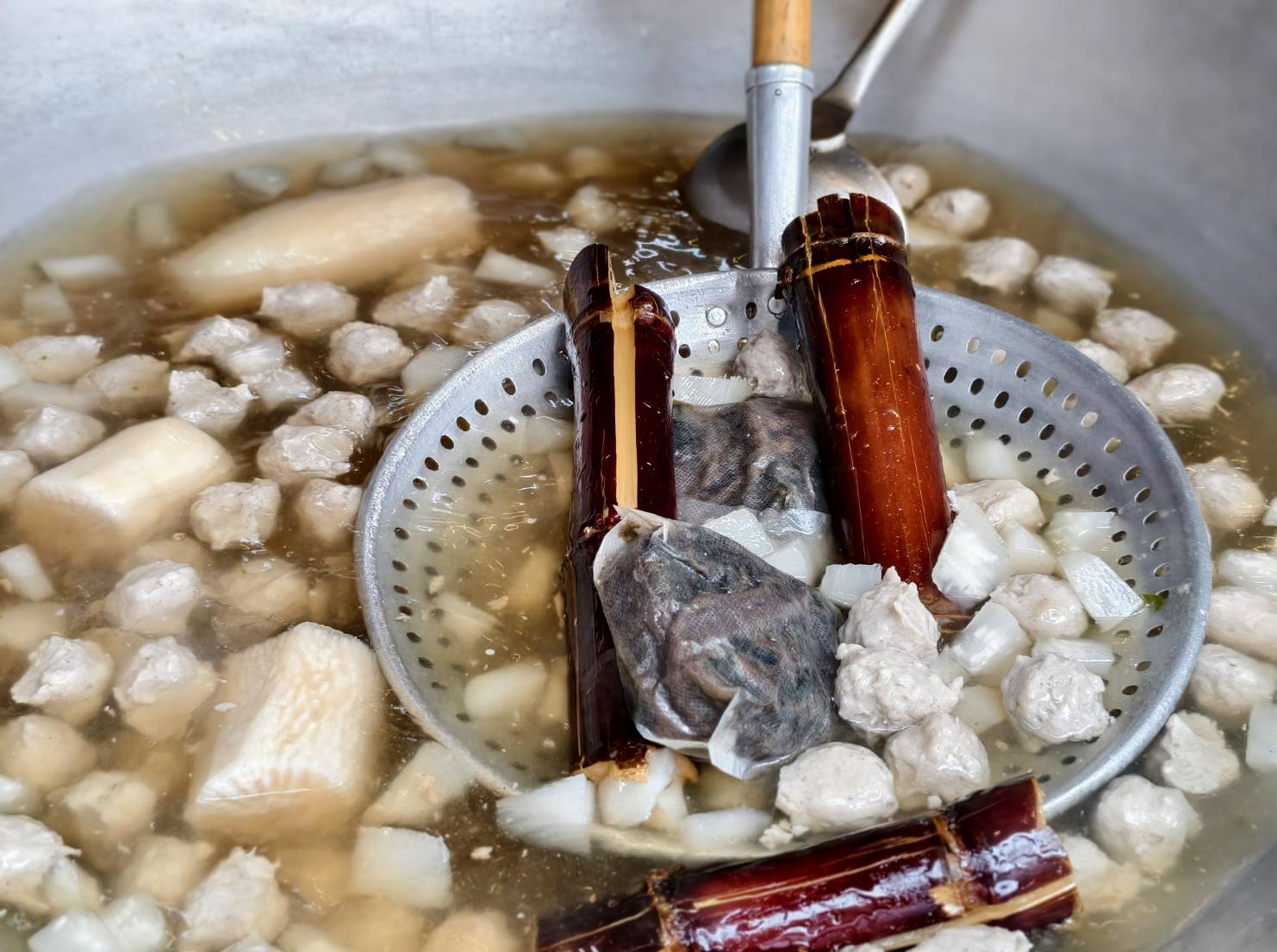 熟齡旅人慢遊鹿港,免驚!老街.麵茶.三輪車.民俗文物館.搭9018去鹿港 - LUCAS阿嬤愛旅行 熟齡旅人慢遊鹿港,免驚!老街.麵茶.三輪車.民俗文物館.搭9018去鹿港 - LUCAS阿嬤愛旅行