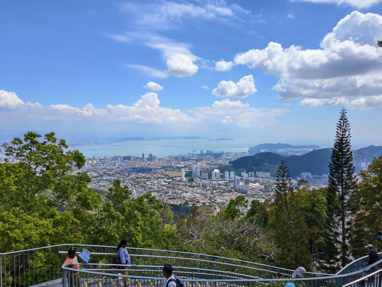 檳城景點︱升旗山一日遊懶人包.立適得陪伴旅人走出人生情緣 - LUCAS阿嬤愛旅行